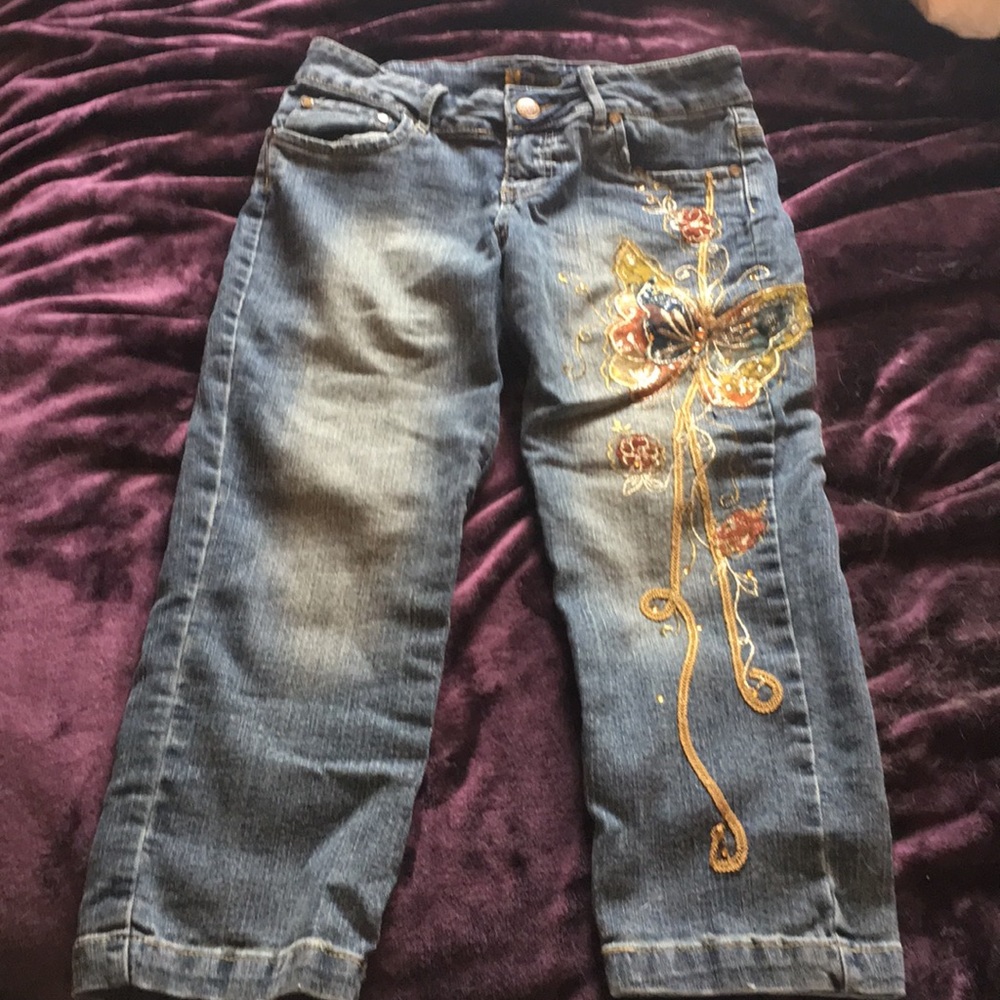 Jou Jou Embroidered Capris